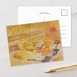 Stillleben mit französischen Romanen | Vincent van Postkarte<br><div class="desc">Still Life mit französischen Romanen und Glas mit einer Rose (1887) des niederländischen post-impressionistischen Künstlers Vincent Van Gogh. Originelle Kunstwerke sind ein Öl auf der Leinwand,  das einen Stapel Bücher in warmen Gelbtönen darstellt. Verwenden Sie die Entwurfstools,  um einen benutzerdefinierten Text hinzuzufügen oder das Bild zu personalisieren.</div>