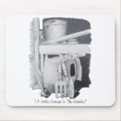 Stillleben zeichnend Gartengeräte für Gärtner Mousepad (Vorne)