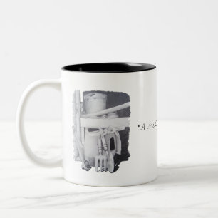 Stillleben zeichnend Gartengeräte für Gärtner Zweifarbige Tasse