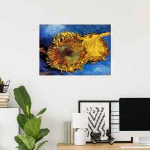 Stillleben Zwei geschnittene Sonnenblumen von Vinc Poster