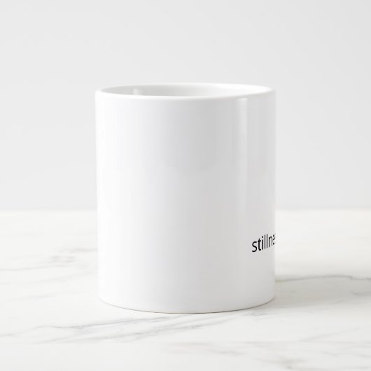 Stillness Is Allowed – Beruhigende Tasse (Vorderseite)
