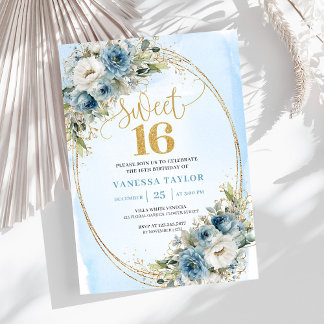 Stilsvolle staubblaue Blumen Goldene Sweet 16 Einl Einladung