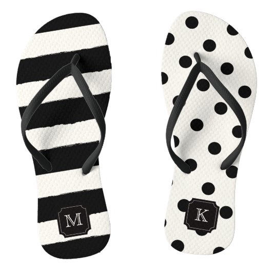 Stilvoll Chic Modern Black Dots & Stripes Monogram Badesandalen (Fußbett)