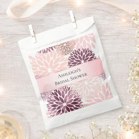 Stilvoll Chic Pink Floral Geschenktütchen (Ausgeschnitten)