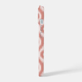 Stilvoll Chic Pink Ivory Diamond Ikat Monogram iPhone 15 Hülle (Linke Seite)