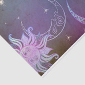 Stilvoll gezeichneter Sonnenmond sieht Sterne lila Seidenpapier (Ausschnitt)