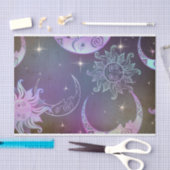 Stilvoll gezeichneter Sonnenmond sieht Sterne lila Seidenpapier (Handwerk)