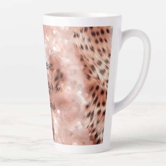 Stilvoll Girly Pink Rose Gold Leopard Glitz Milchtasse (Rechts)