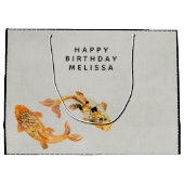 Stilvoll Gold Koi Fish Geburtstag Große Geschenktüte (Rückseite)
