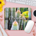 Stilvoll grünes Fuzzy Cacti Foto individuelle Name Mousepad<br><div class="desc">Dieses grüne, schwammige, orangefarbene Kakteen lässt Sie von sonnigen Tagen und der friedlichen Atmosphäre eines Sommergarten träumen, wenn Sie dieses atemberaubende individuelle Name Mousepad benutzen. Ein tolles Geschenk für jemanden, der etwas Besonderes ist! Geben Sie einfach den Namen Ihrer Wahl ein und Sie können dieses individuelle Name Mousepad ganz einfach...</div>