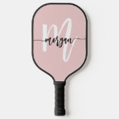 Stilvoll rosa Modernes Script Girly Monogram Name Pickleball Schläger (Vorderseite)