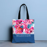 Stilvoll rosa Muster Chic Personalisierter Name Tasche<br><div class="desc">Dieses stilvolle Design zeichnet sich durch ein hübsches Aquarell-Rosa-Blumenmuster mit Ihrem personalisierten Namen aus. Personalisiert mit Ihrem Namen,  indem Sie den Text in der Textbox editieren,  wurde #Tasche #Tasche #Tasche #bags #accessoires #giftsforher #giftsforwomen #accessoires #fashion #modionable #style #trendy #personalized gifts #personalisiert #floral</div>