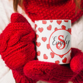 Stilvoll Rotes Herzmuster auf mit Monogramm Weiß Kaffeetasse
