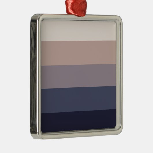 Stilvoll, zeitgemäß, poliert und anpassbar ornament aus metall (Rechts)