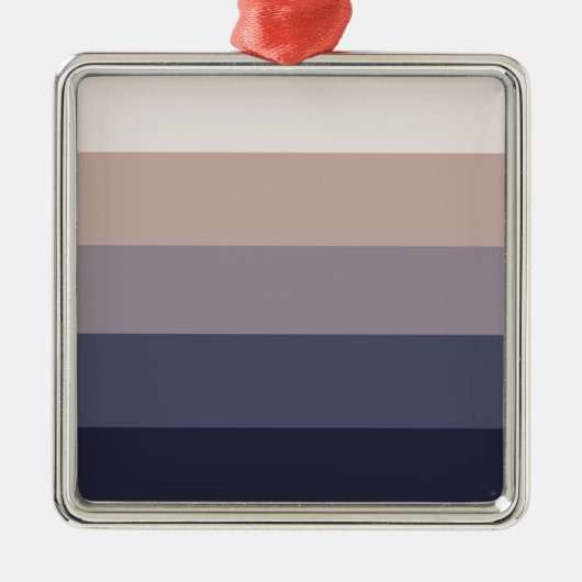 Stilvoll, zeitgemäß, poliert und anpassbar ornament aus metall (Vorne)