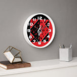 Stilvolle Art Deco Musiknoten Rot Schwarz-weiß Uhr<br><div class="desc">Ein stilvolles musikalisches Design im Art Deko Stil mit einem großen, weißen Klettband mit musikalischen Noten in Rot und Schwarz auf einem abwechselnden schwarzen und roten Hintergrund mit großen, leicht erkennbaren weißen Zahlen schaffen ein stilvolles musikalisches Geschenk. Wir freuen uns über Ihre individuellen Wünsche für andere Farbkombinationen, nutzen Sie einfach...</div>