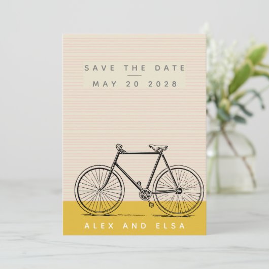 Stilvolle Bike Illustration Blush und gelber Name Save The Date (Stehend Vorderseite)