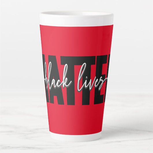 Stilvolle Black Lives Matter Typografie Milchtasse (Vorderseite)
