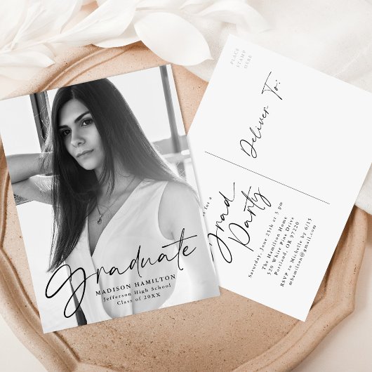 Stilvolle Black Script Foto Graduation Party Einladungspostkarte