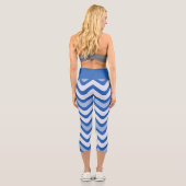 Stilvolle Blue Wavy Zickzack Pattern Yoga-Übungen Capri Leggings (Rückseite)