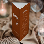 Stilvolle Burnt Orange Menu & Tischnummer dreifach<br><div class="desc">Dreifaches Hochzeitsmenü & Tischnummer: Alles in einem, falten Sie das Blatt in 3, um Ihre stehende Speisekarte zu erhalten. Ein Retro-Chic-Thema: adoptier dieses Vintage und stilvolle typografische Design für deine Hochzeitsarbeit mit einem verbrannten orangefarbenen Thema. Leicht zu mischen und mit unserer ähnlichen Schreibwaren erhältlich in pfirsichrosa, terracotta & braun Zucker....</div>