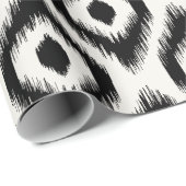 Stilvolle Chic Mod Black Ivory Diamond Ikat Muster Geschenkpapier (Rolleneckpunkt)
