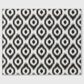 Stilvolle Chic Mod Black Ivory Diamond Ikat Muster Geschenkpapier (Flach)