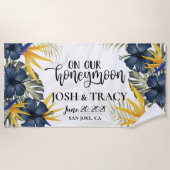 Stilvolle Chic Tropical Personalisiert Newlyweds Strandtuch (Vorderseite)