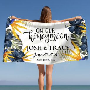 Stilvolle Chic Tropical Personalisiert Newlyweds Strandtuch