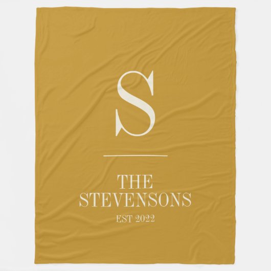 Stilvolle Classic Family Monogram Est Mustard Fleecedecke (Vorderseite)