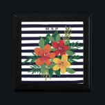 Stilvolle farbenfrohe Blüte an den schwarzen und w Erinnerungskiste<br><div class="desc">Moderne Streifen und florale Tasche mit optionalem Monogramm.</div>