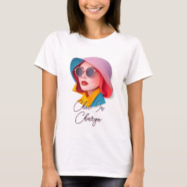 Stilvolle Frau in Sonnenbrille T-Shirt