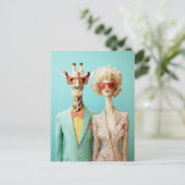 Stilvolle Giraffe und Frau Postkarte (Stehend Vorderseite)