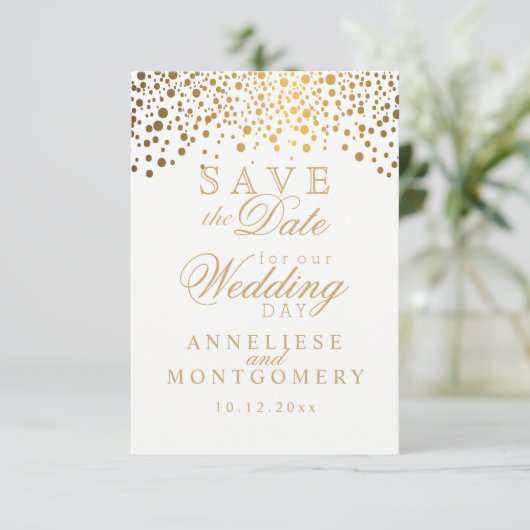 Stilvolle Gold Confetti Dots | weiß Save The Date (Stehend Vorderseite)
