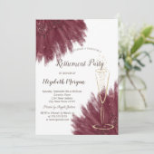 Stilvolle Gold Confetti Weinglas Burgund Einladung (Stehend Vorderseite)