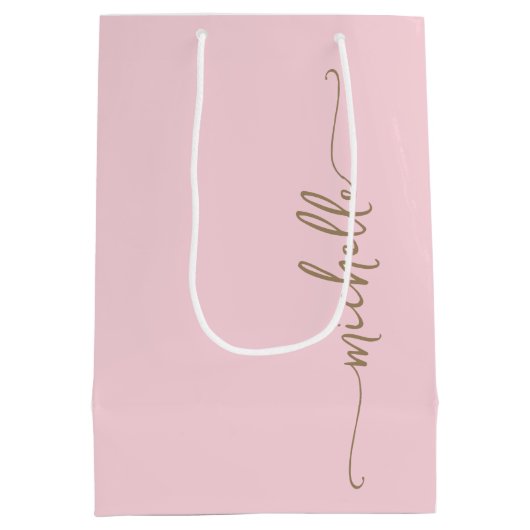 Stilvolle Gold Monogram Name Script Rosa Rosa Mittlere Geschenktüte (Rückseite)