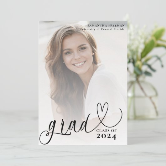 Stilvolle Graduierungspartei für Script-Herz-Typog Einladung (Stehend Vorderseite)