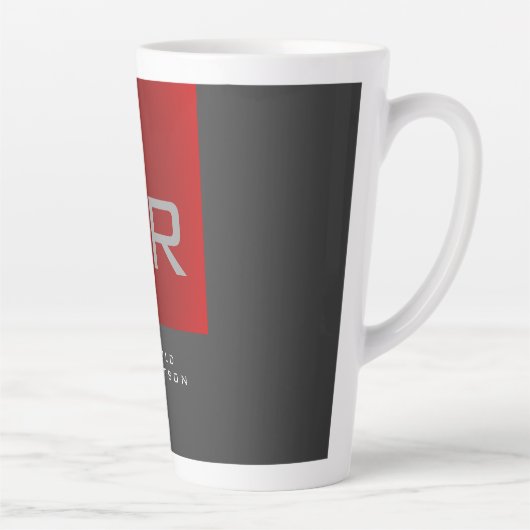 Stilvolle, grau-rote Trendy Monogram-Name Milchtasse (Rechts)