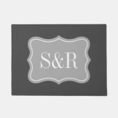 Stilvolle graue und weiße Monogramm-Begrüßungstür Fußmatte (Vorderseite)