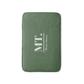 Stilvolle Green Modern Monogram Initials & Name Badematte (Vorderseite Vertikal)