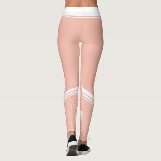 Stilvolle, hellrosa, blumenweiße Streifen und Name Leggings (Rückseite)