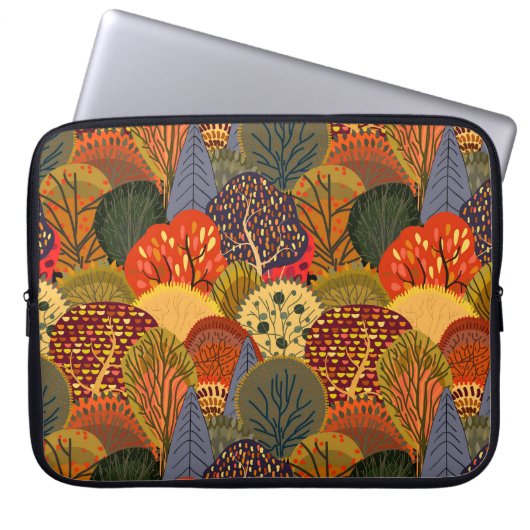 Stilvolle Herbstbäume, helle Waldmuster. Laptopschutzhülle (Vorderseite)