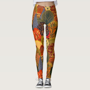 Stilvolle Herbstbäume, helle Waldmuster. Leggings