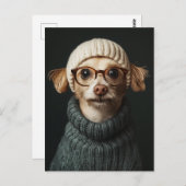 Stilvolle Hündin im gemütlichen Ambiente Postkarte (Vorne/Hinten)