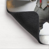 Stilvolle junge Maus mit Hängern Mousepad (Ecke)