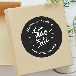 Stilvolle Kalligrafie Black Wedding Save the Date Runder Aufkleber