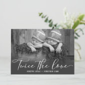 Stilvolle Kalligrafie Twin Foto Collage Birth Ankündigung (Stehend Vorderseite)