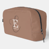 Stilvolle Kalligraphie Monogram Name Mocha Brown Waschbeutel (Rechte Ecke)