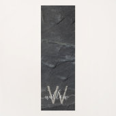 Stilvolle Karkohle Gray Stone Script Monogram Yogamatte (Vorderseite)