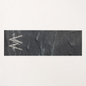 Stilvolle Karkohle Gray Stone Script Monogram Yogamatte (Vorderseite (Horizontal))